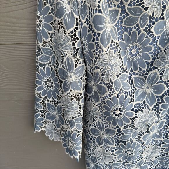 Storia lace Floral bell sleeve dress - Picture 4 of 9